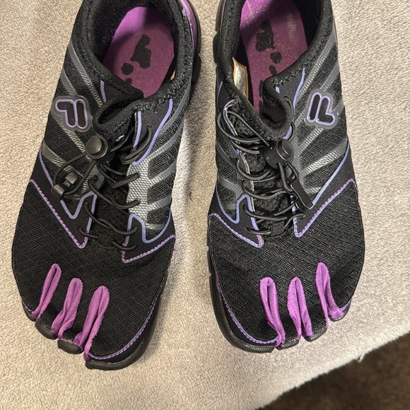 Fila skele-toes shoes women’s 7.5 7 1/2 Stylish Black and Purple Women's Shoes - Picture 6 of 11